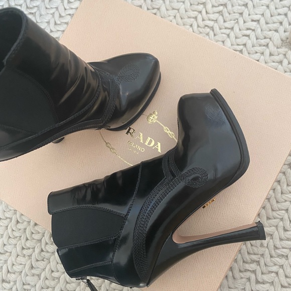 Prada platform black ankle boots with back zipper - Picture 6 of 8